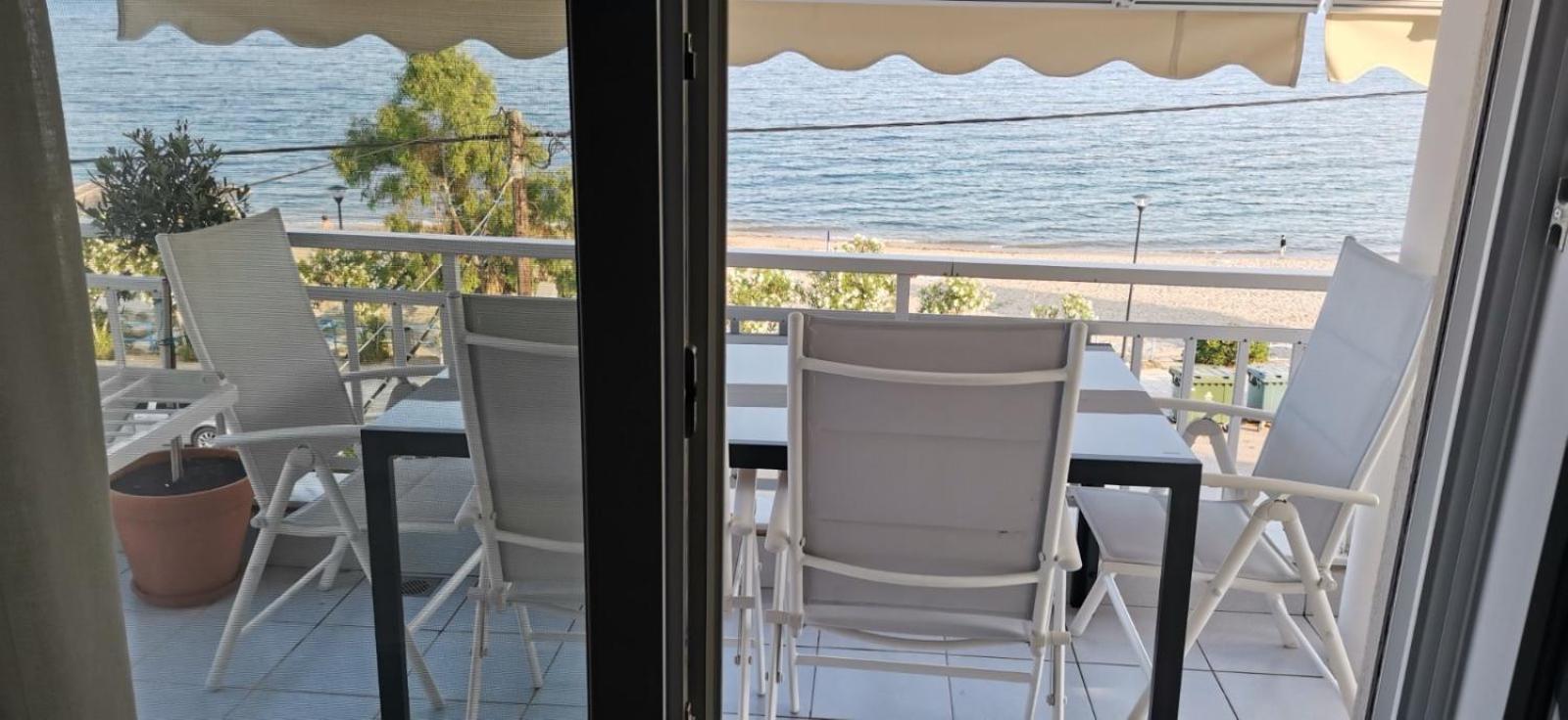 Niki's House By The Sea Apartment